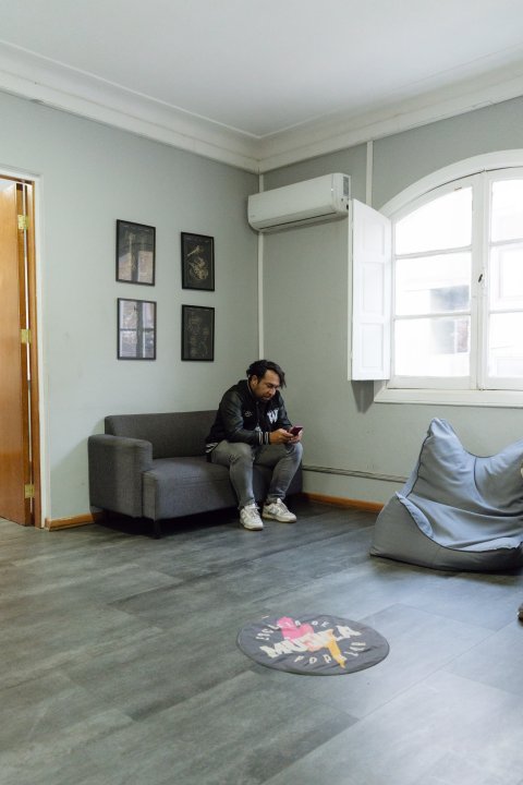 Sala de espera de EMP, cómoda para las familias